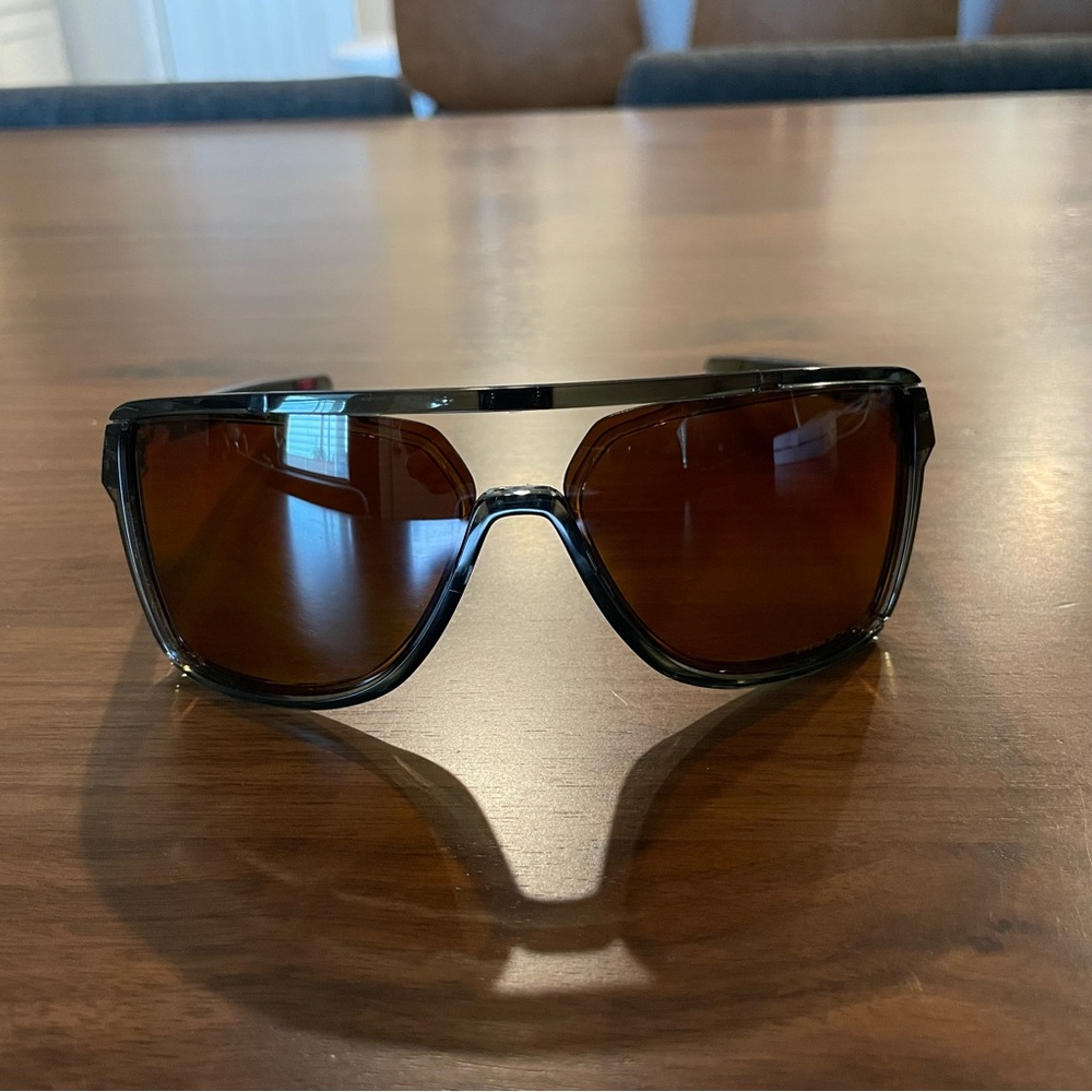 Men’s Oakley sunglasses